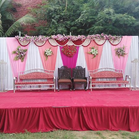 Royal Hotel Ahmedabad Luaran gambar
