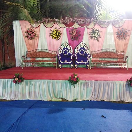 Royal Hotel Ahmedabad Luaran gambar