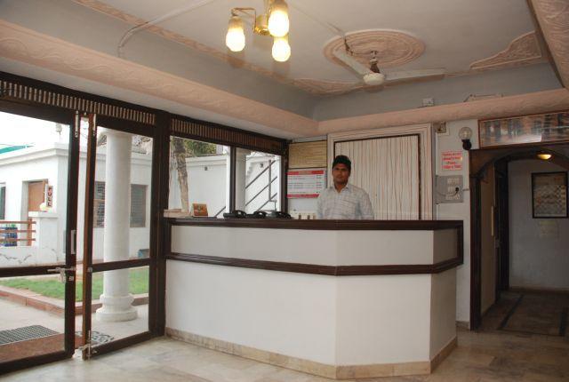 Royal Hotel Ahmedabad Luaran gambar