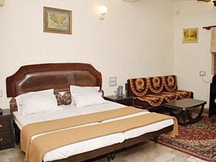 Royal Hotel Ahmedabad Luaran gambar