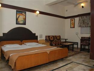 Royal Hotel Ahmedabad Luaran gambar