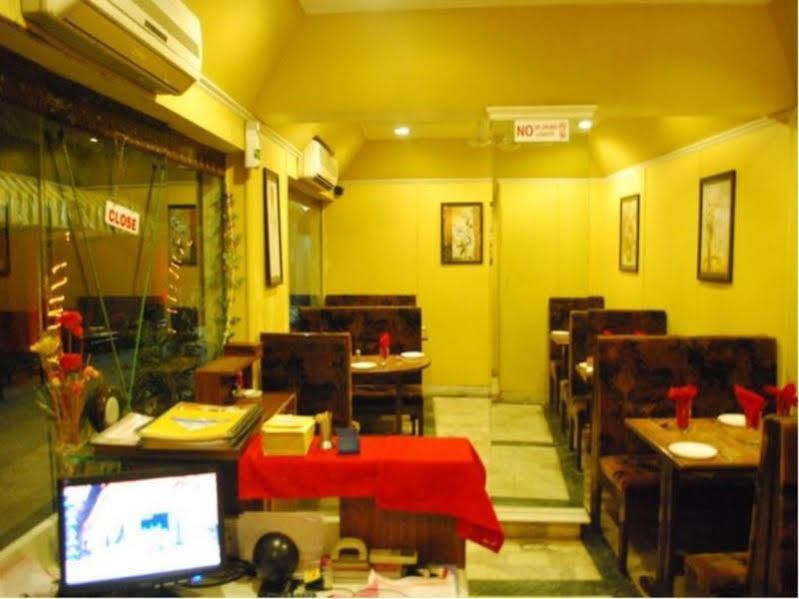 Royal Hotel Ahmedabad Luaran gambar